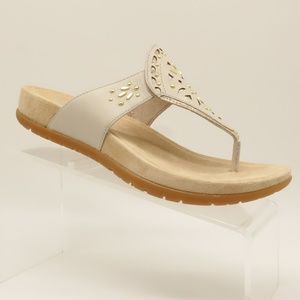 NWT DANSKO Benita Full Grain Ivory Thong Sandals Sz 8.5-9